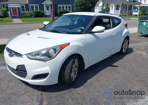 2013 Hyundai Veloster Base W/Black z USA, uszkodzony, nr VIN KMHTC6AD4DU173426